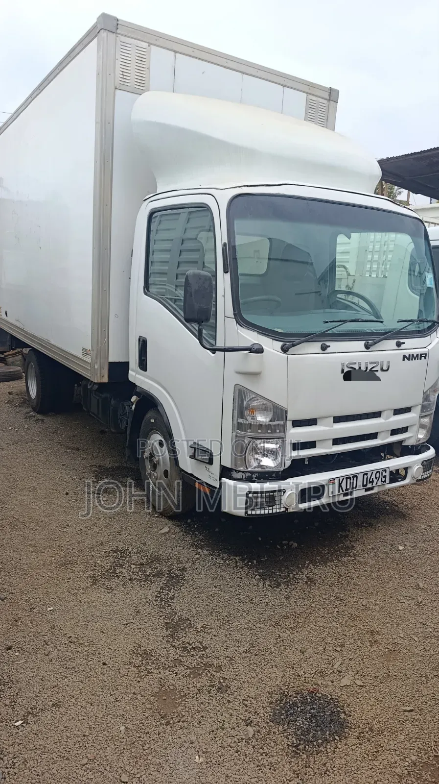 Isuzu NMR Fiber Body 2021 White
