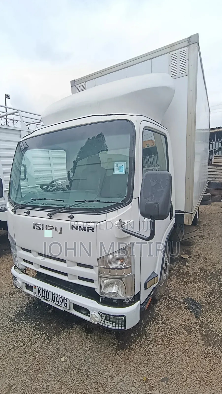 Isuzu NMR Fiber Body 2021 White