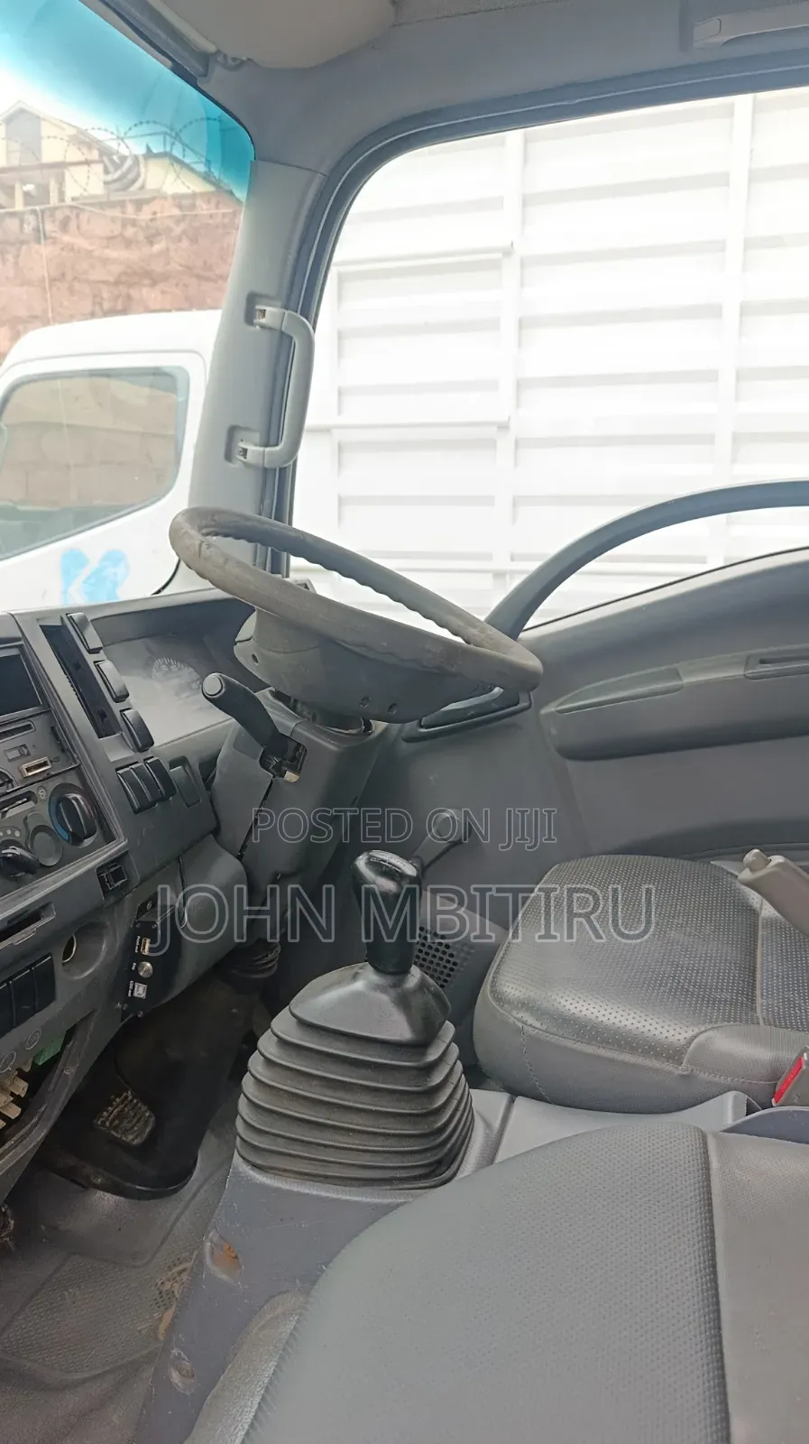Isuzu NMR Fiber Body 2021 White