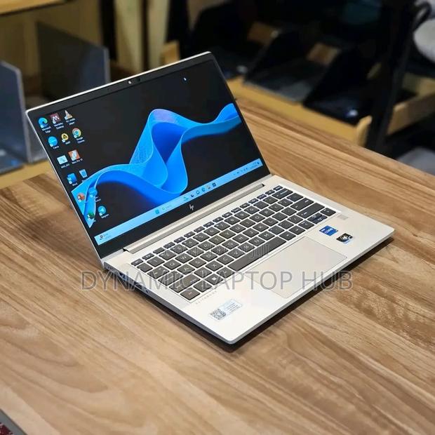 Laptop HP EliteBook 630 G10 16GB Intel Core i7 SSD 512GB