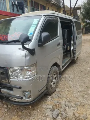 Toyota HiAce 2016 Silver