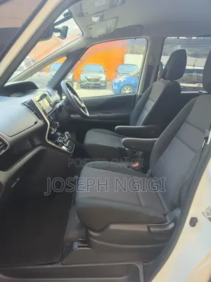 Toyota Noah 2.0 158hp FWD (8 Seater) 2009 Silver