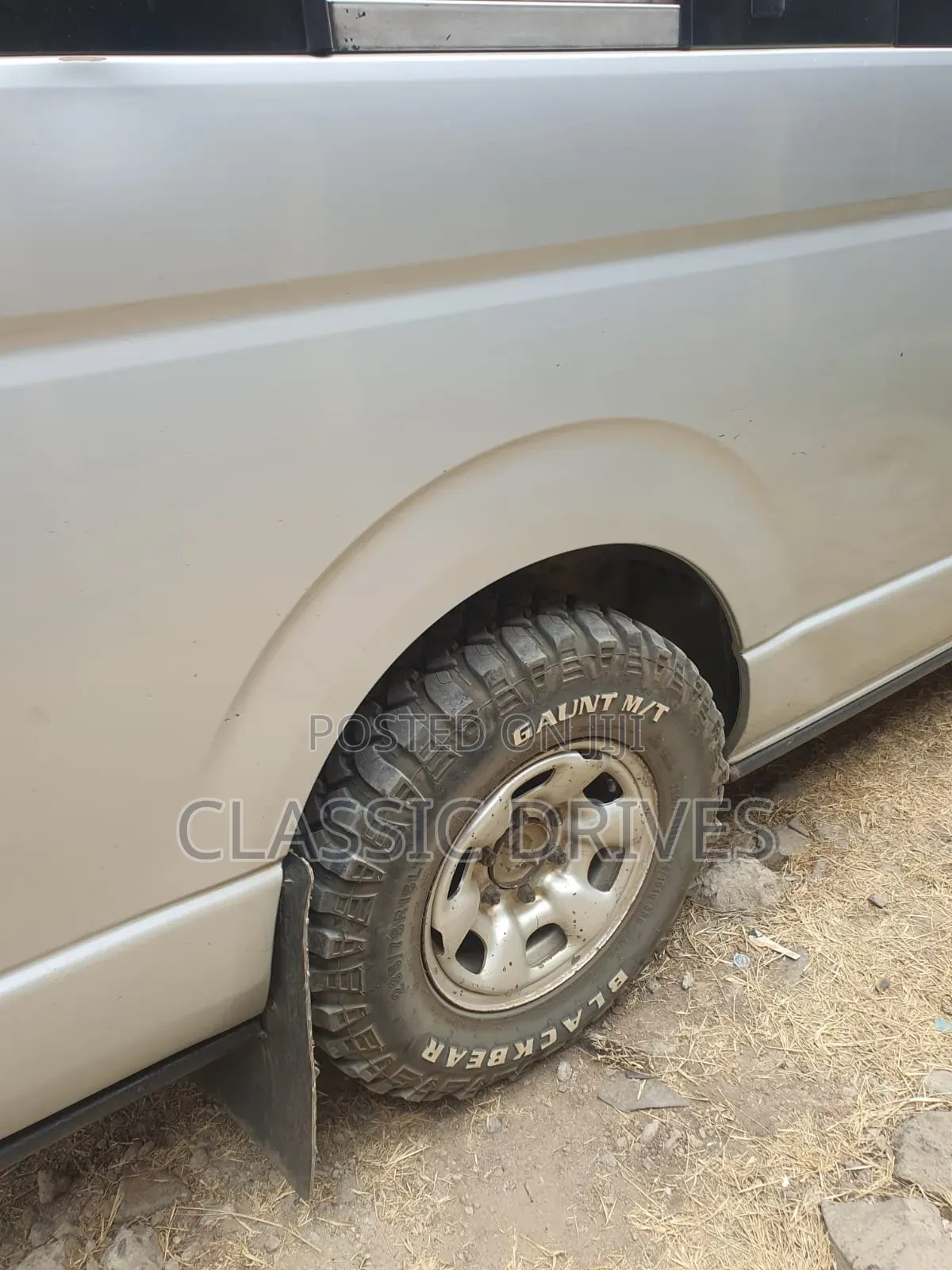 Toyota HiAce 2016 Silver