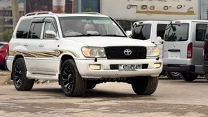 Toyota Land Cruiser 2006 White
