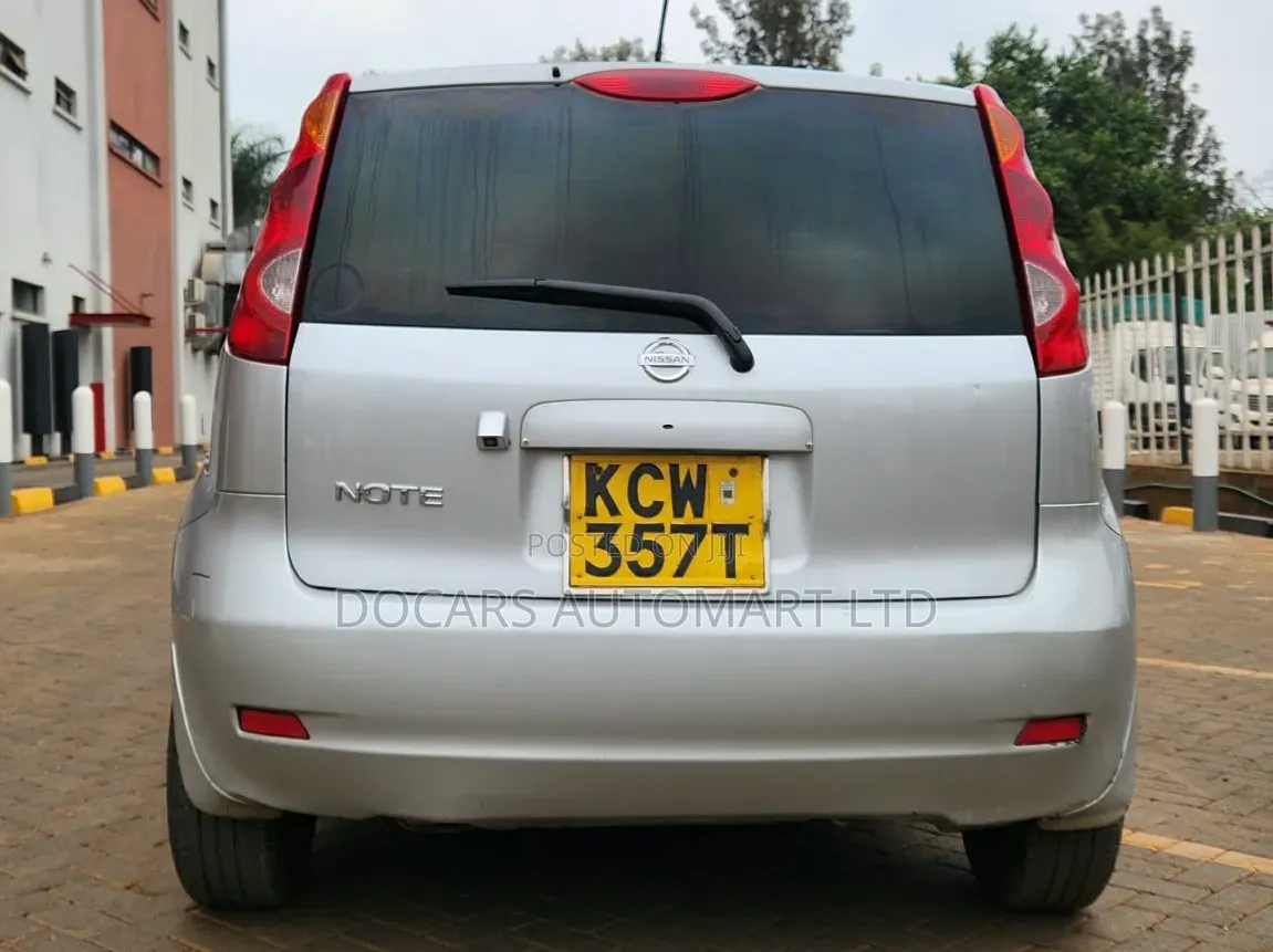 Nissan Note 2012 Silver
