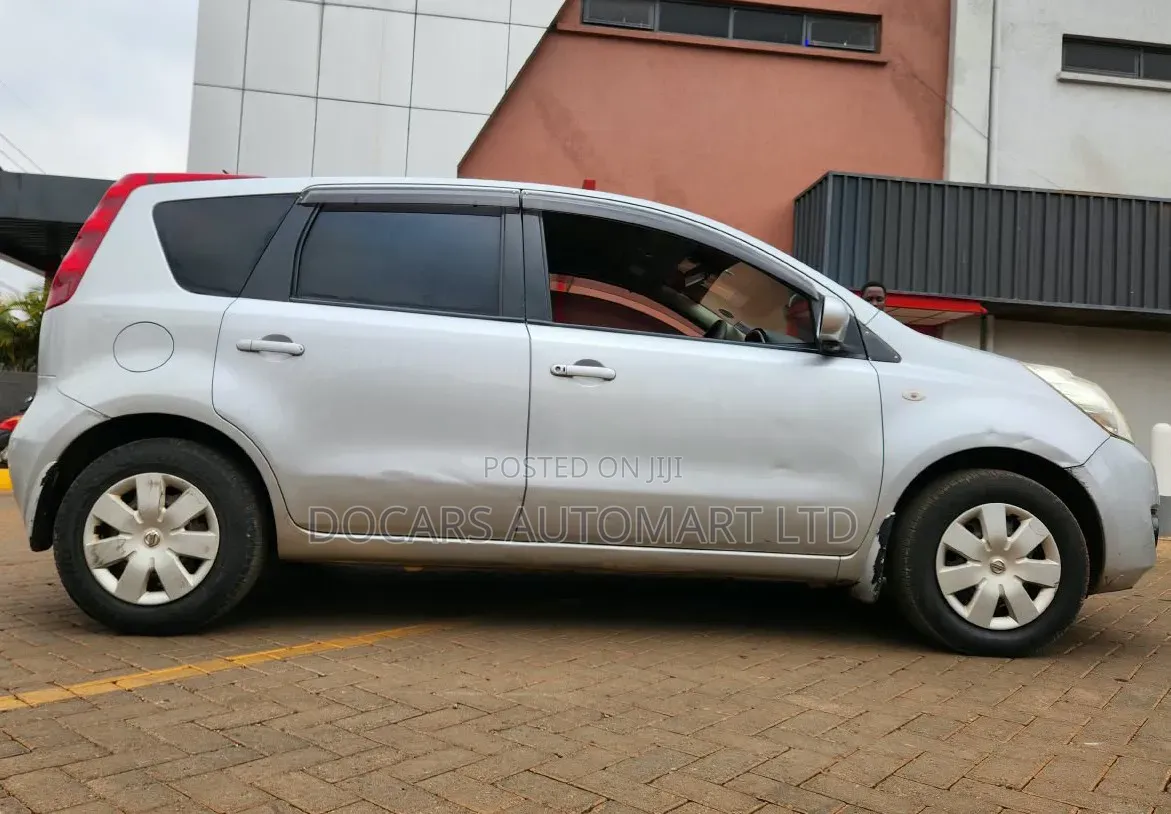 Nissan Note 2012 Silver