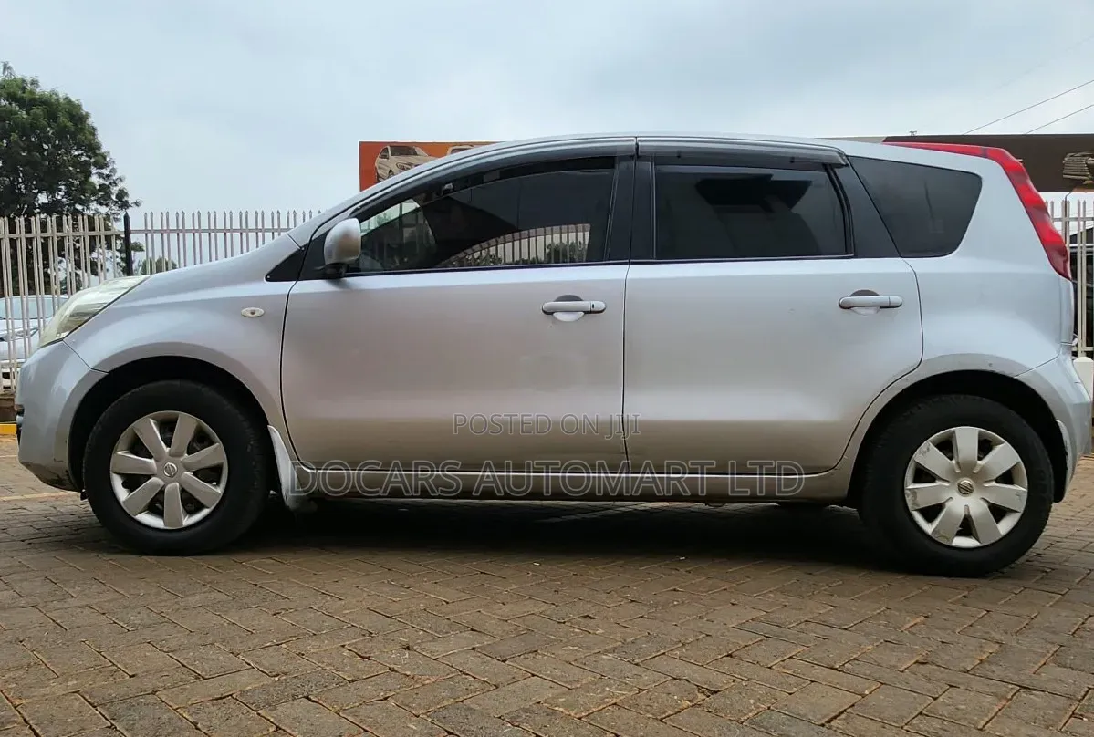 Nissan Note 2012 Silver