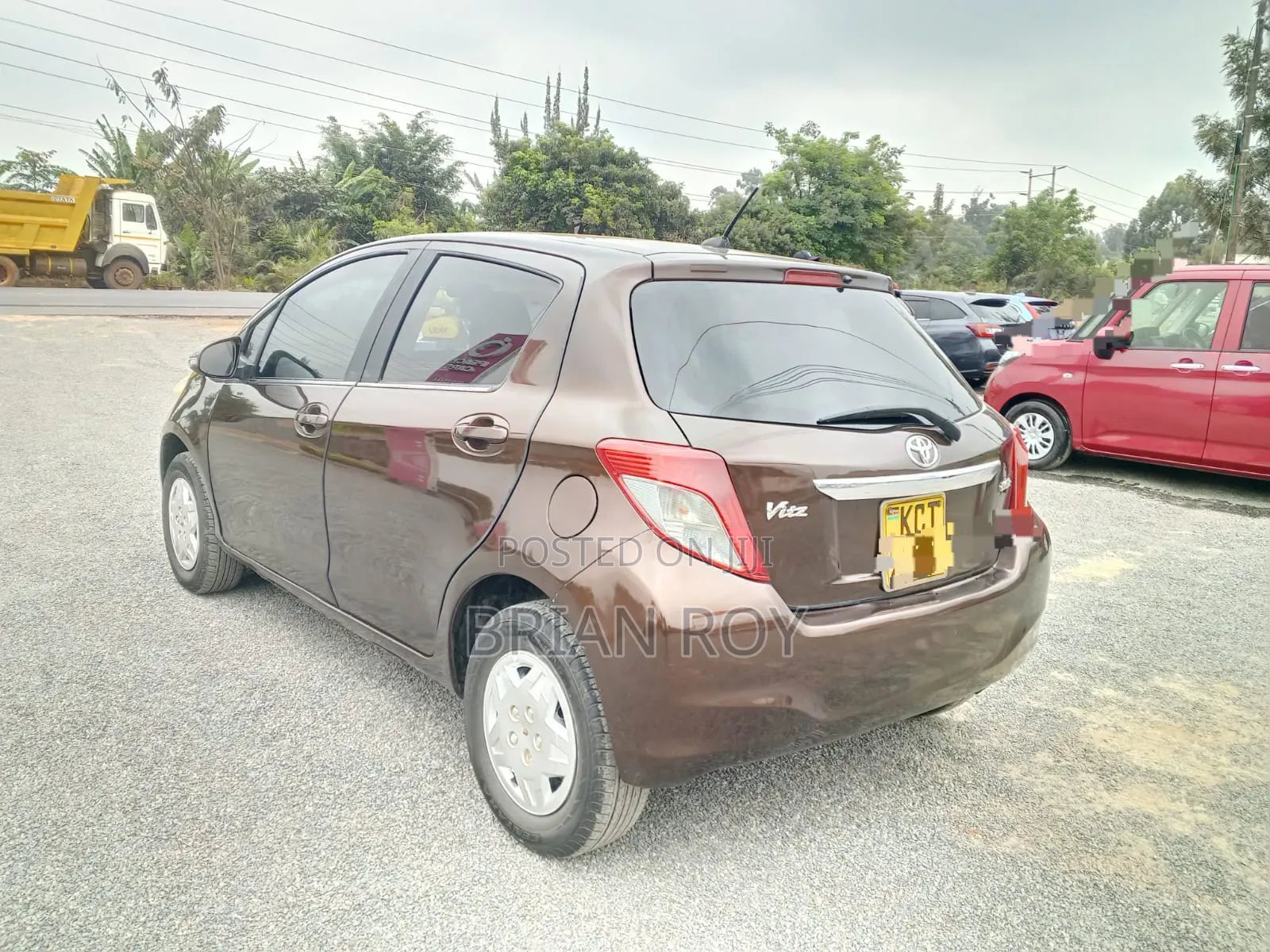 Toyota Vitz 1.0 FWD 5dr 2011 Brown