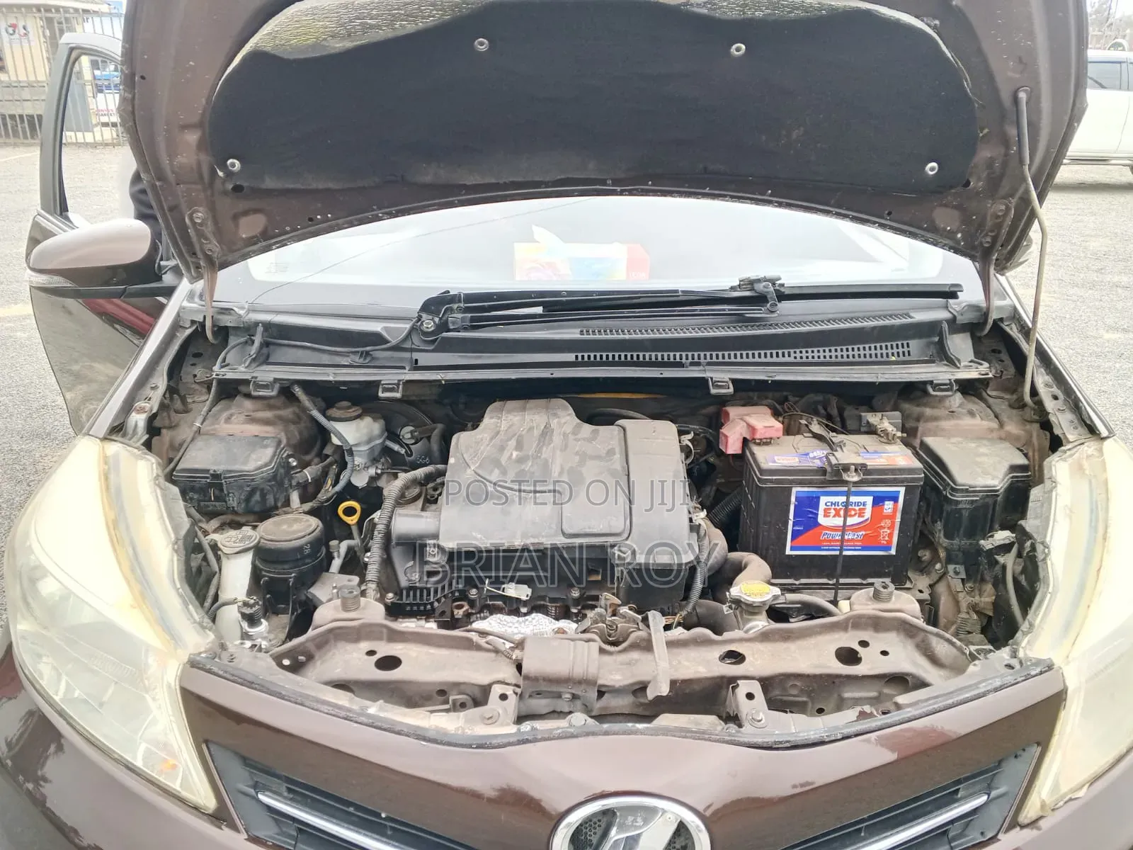 Toyota Vitz 1.0 FWD 5dr 2011 Brown