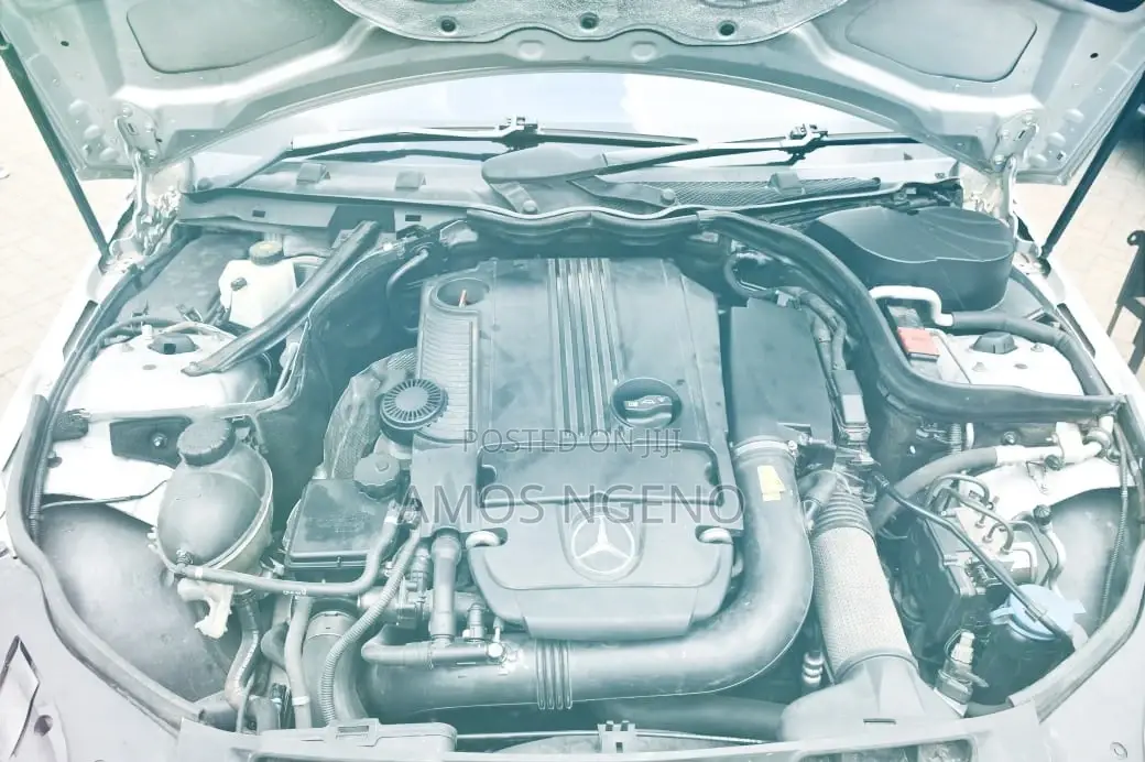 Mercedes-Benz C200 2011 Silver