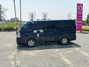 Toyota HiAce 2010 Black