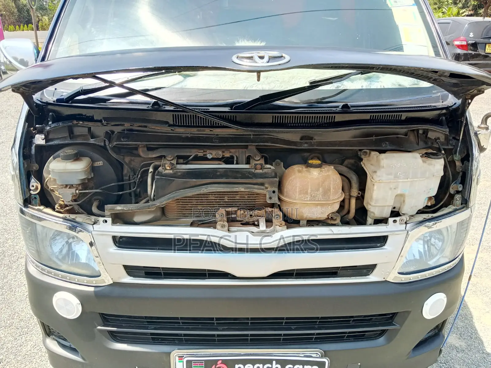 Toyota HiAce 2010 Black