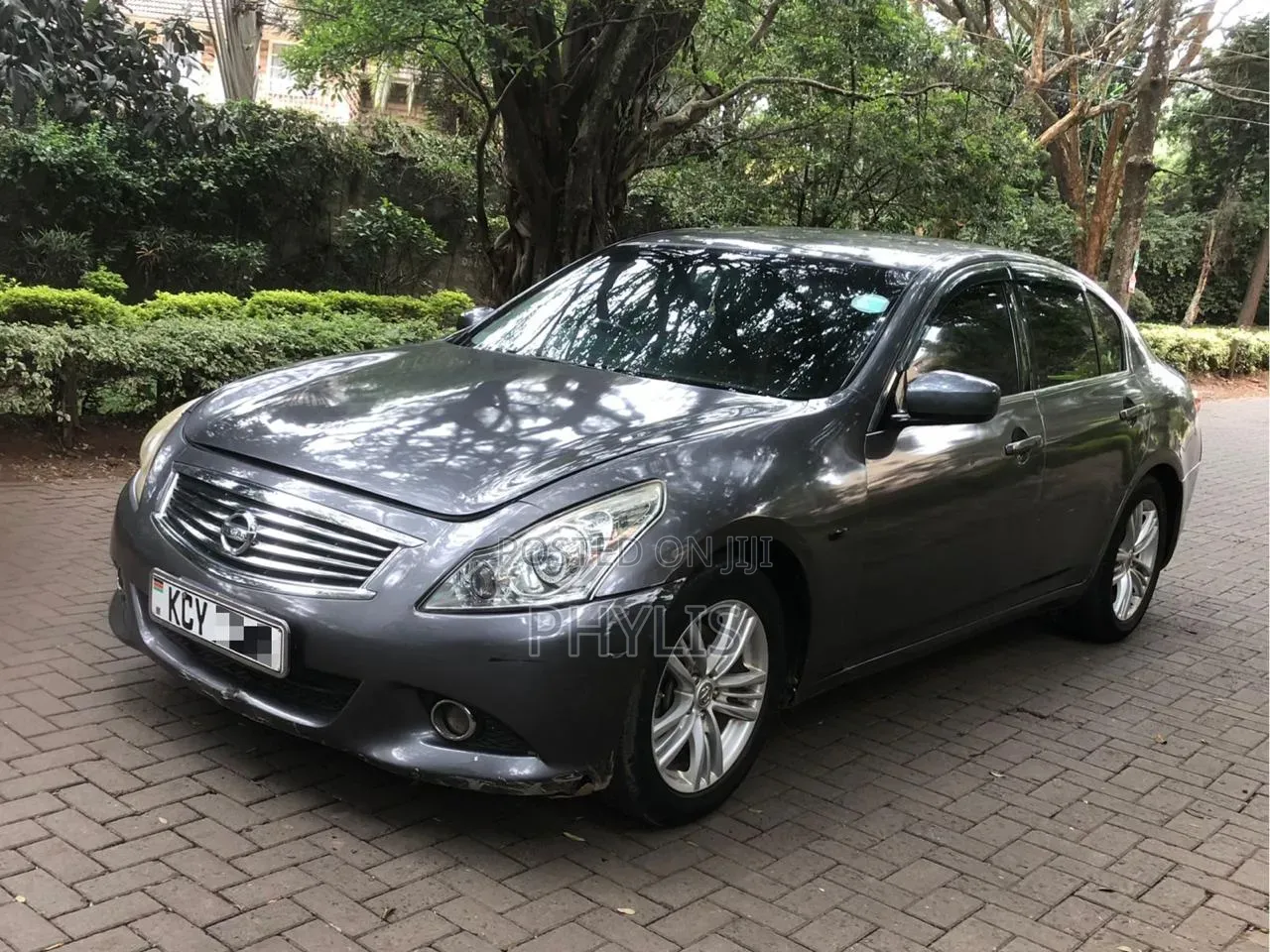 Nissan Skyline 2012 Gray