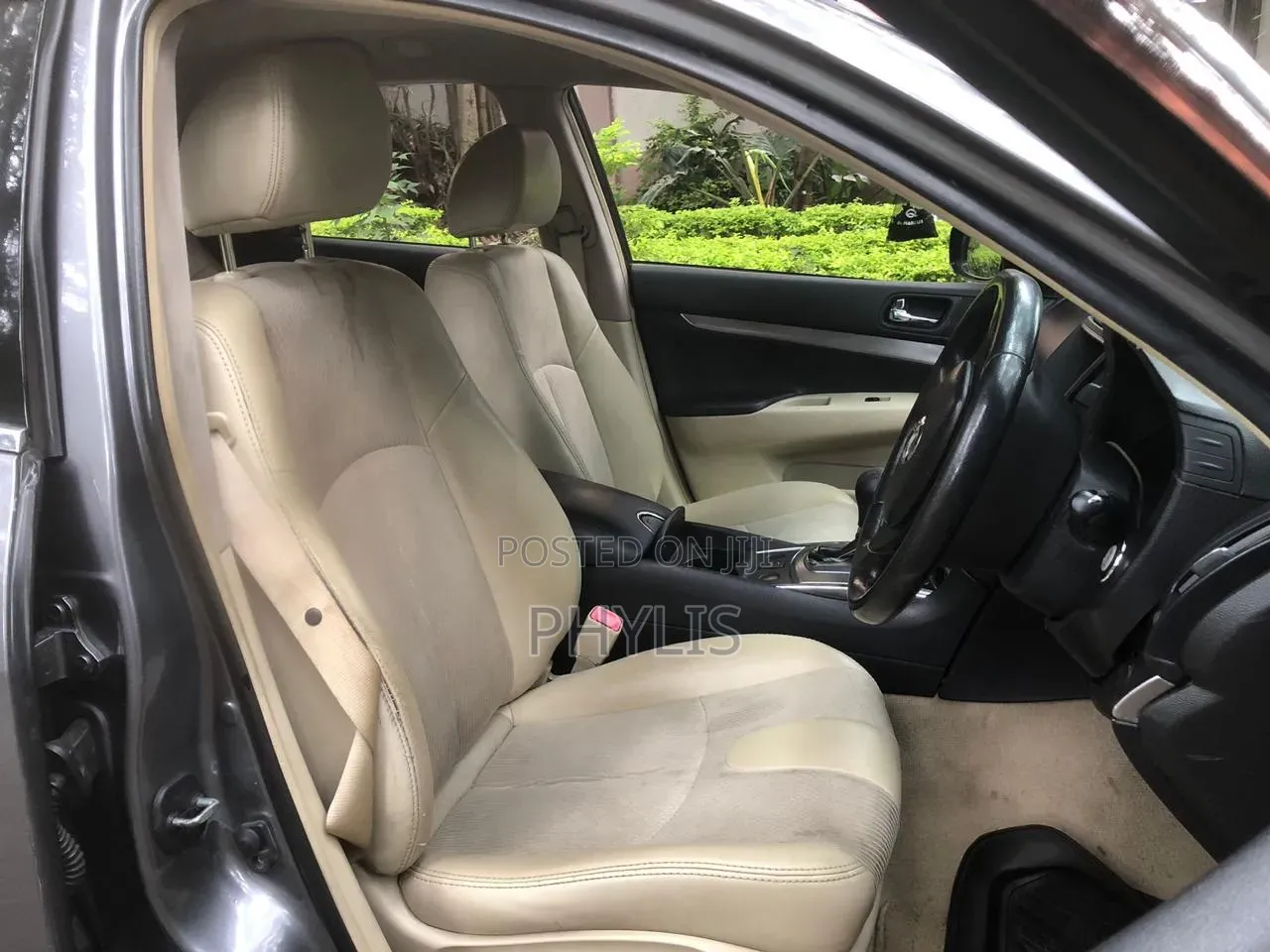 Nissan Skyline 2012 Gray
