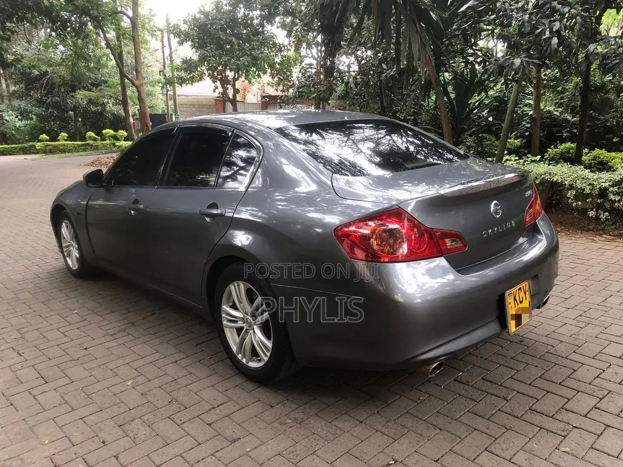 Nissan Skyline 2012 Gray