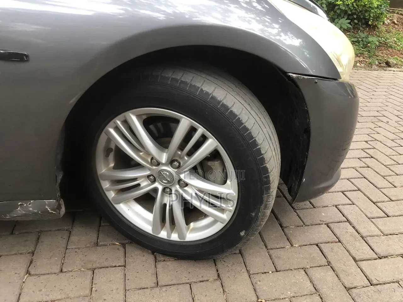 Nissan Skyline 2012 Gray