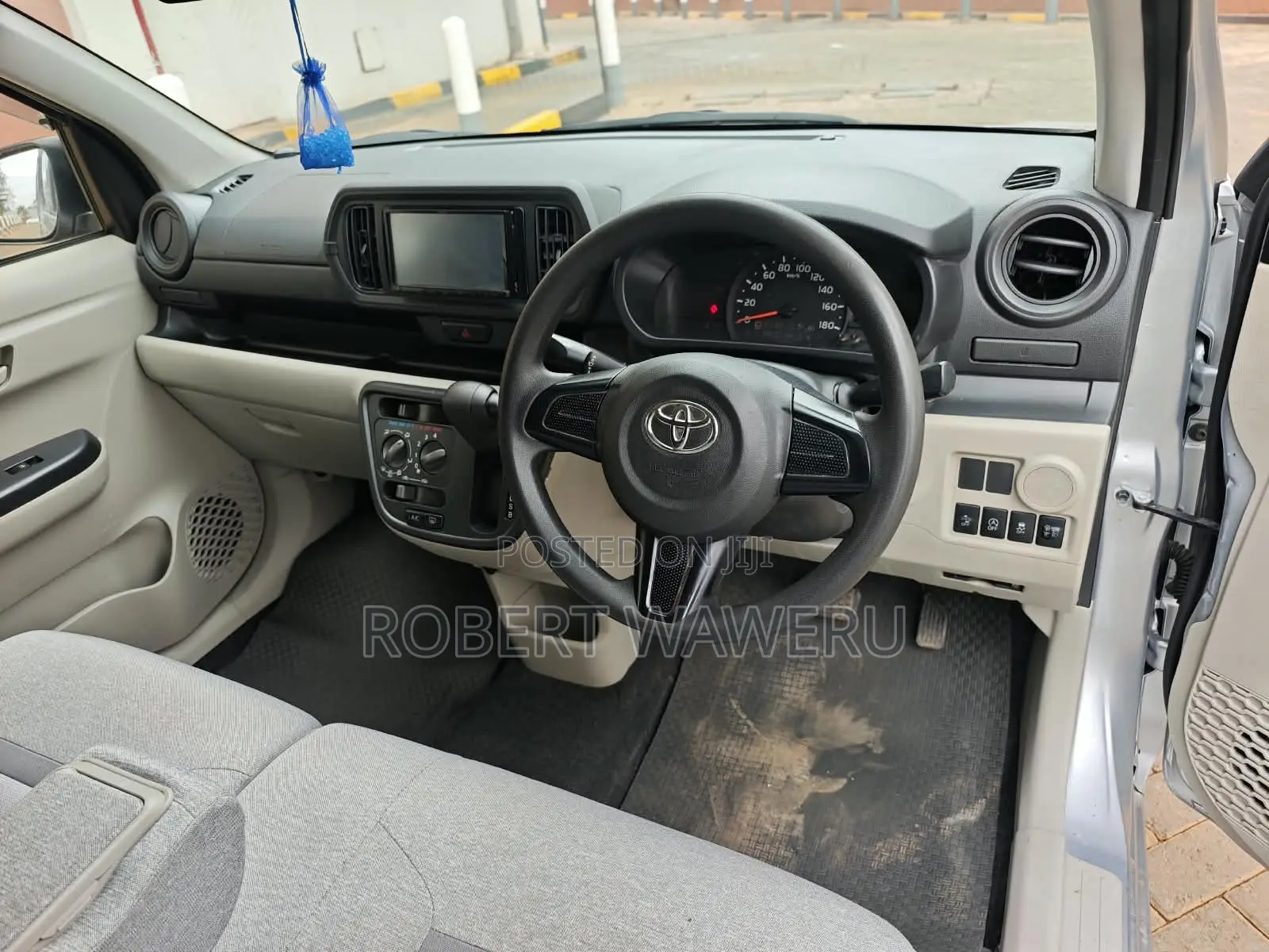 Toyota Passo 1.0 FWD 2018 Silver