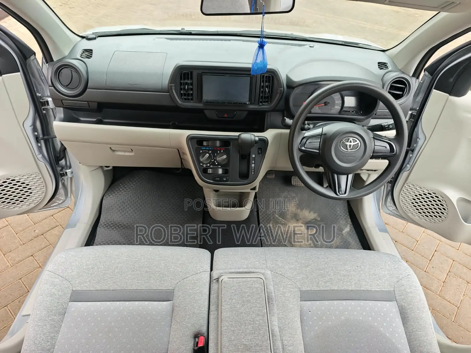 Toyota Passo 1.0 FWD 2018 Silver