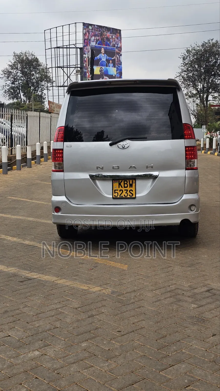 Toyota Noah 2006 Silver