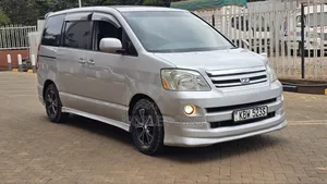 Toyota Noah 2006 Silver