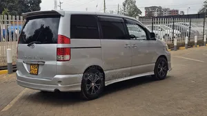Toyota Noah 2006 Silver