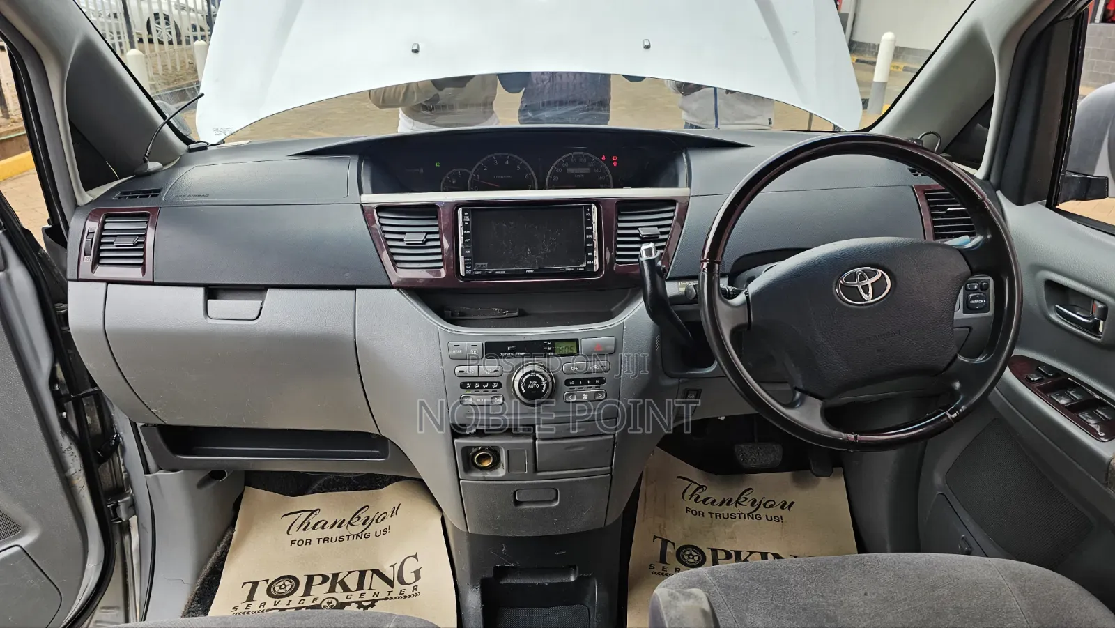 Toyota Noah 2006 Silver
