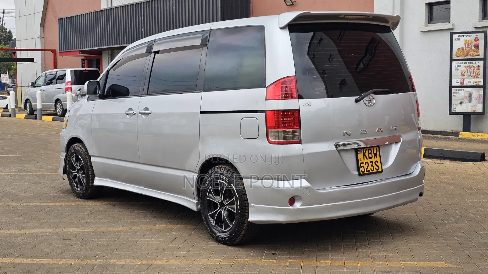 Toyota Noah 2006 Silver