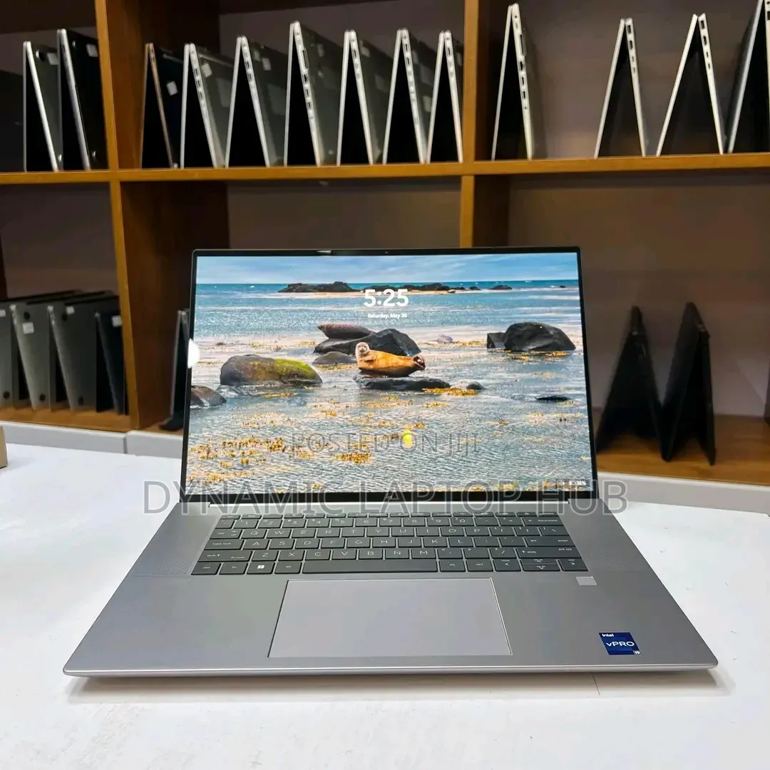 Laptop HP ZBook Studio 32GB Intel Core i9 SSD 512GB
