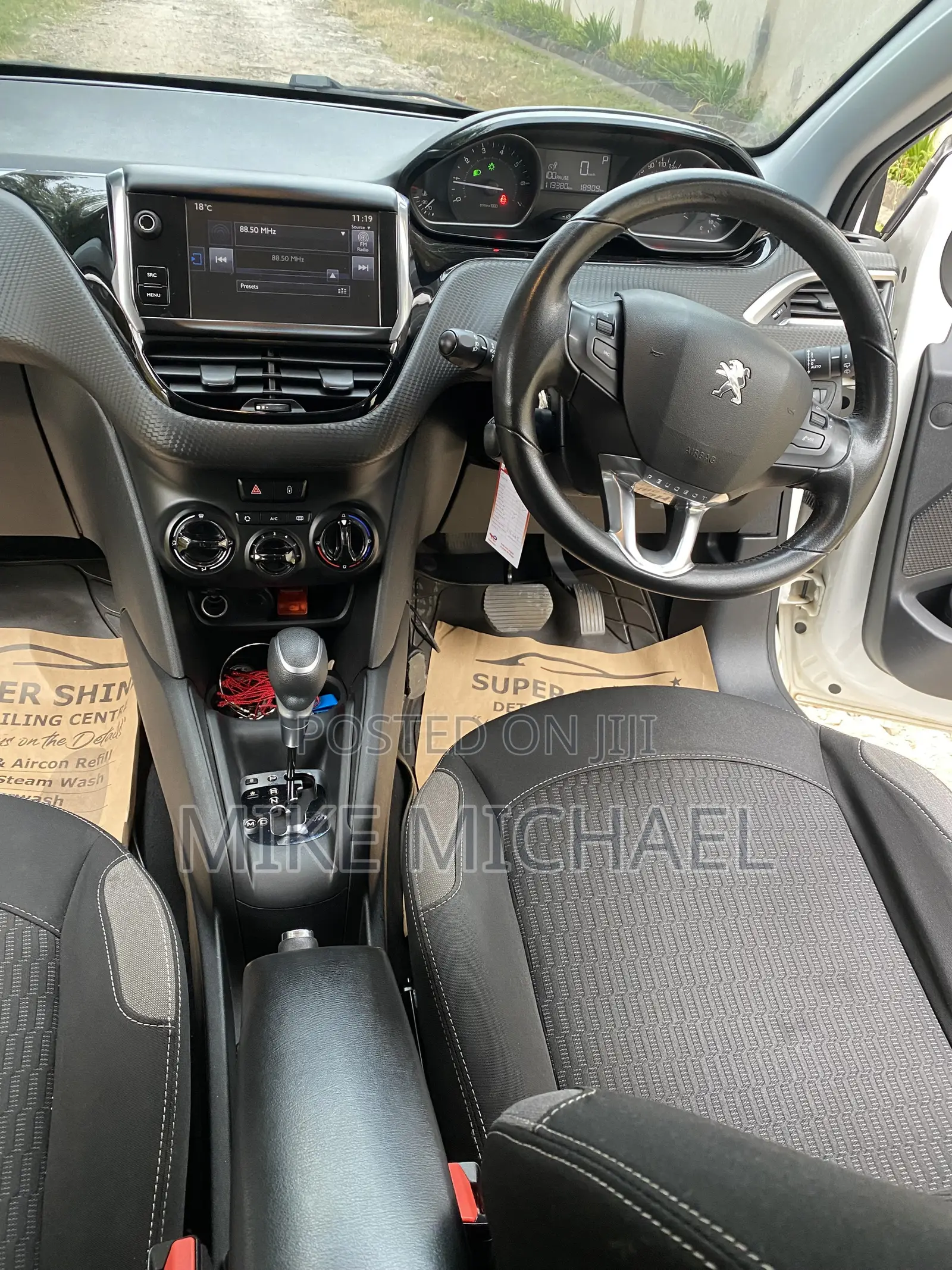 Peugeot 208 2016 White