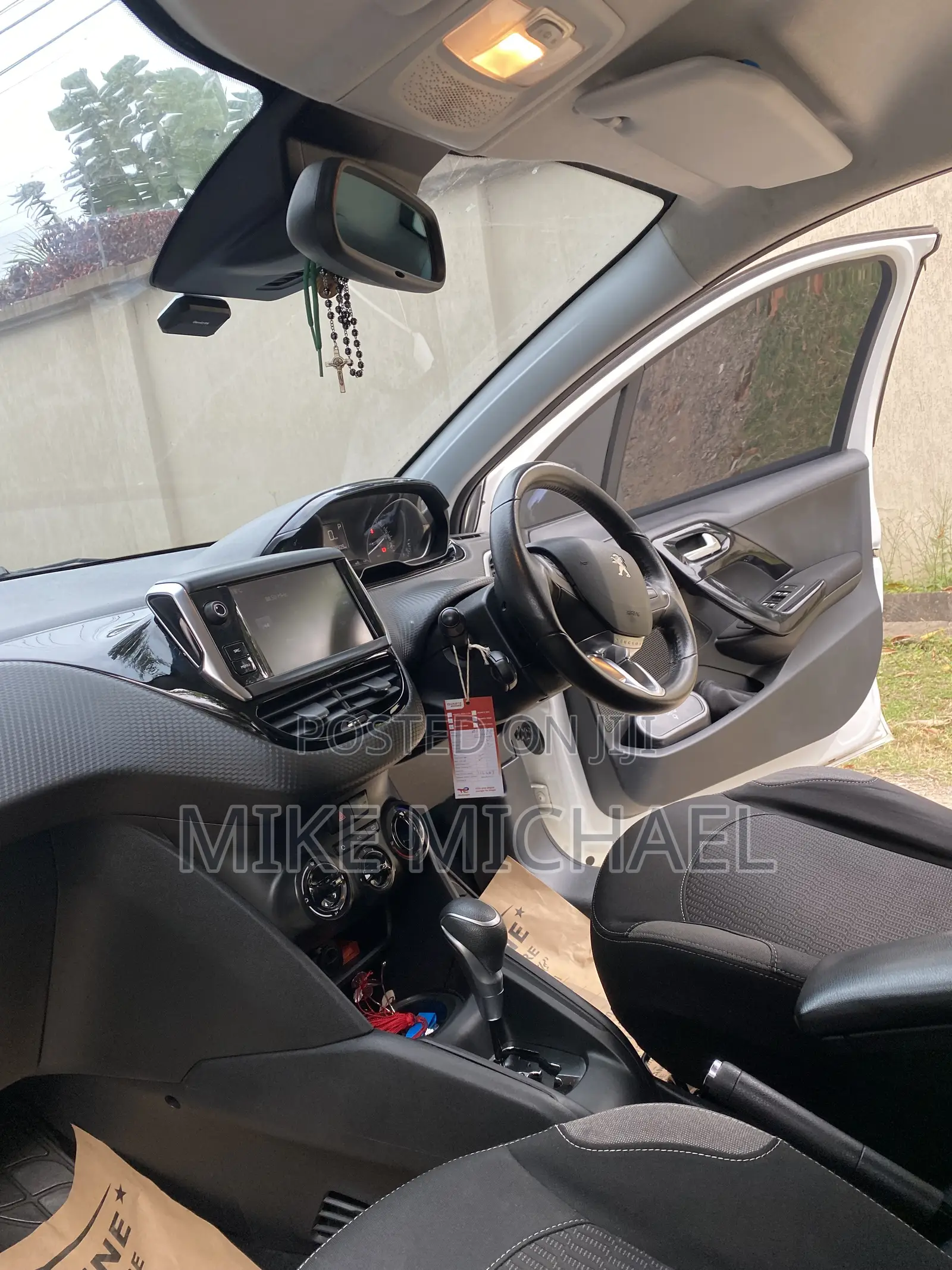Peugeot 208 2016 White