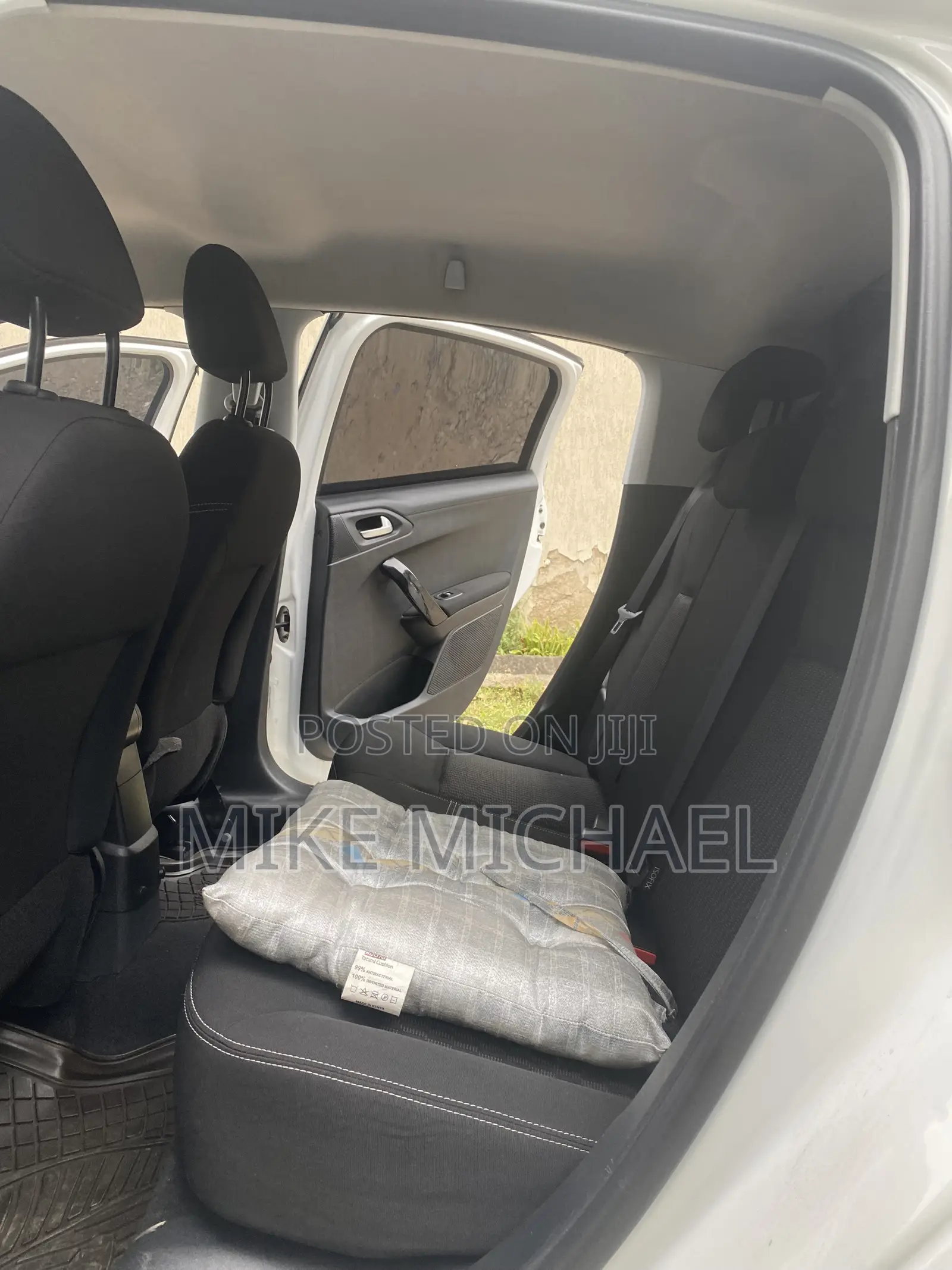 Peugeot 208 2016 White