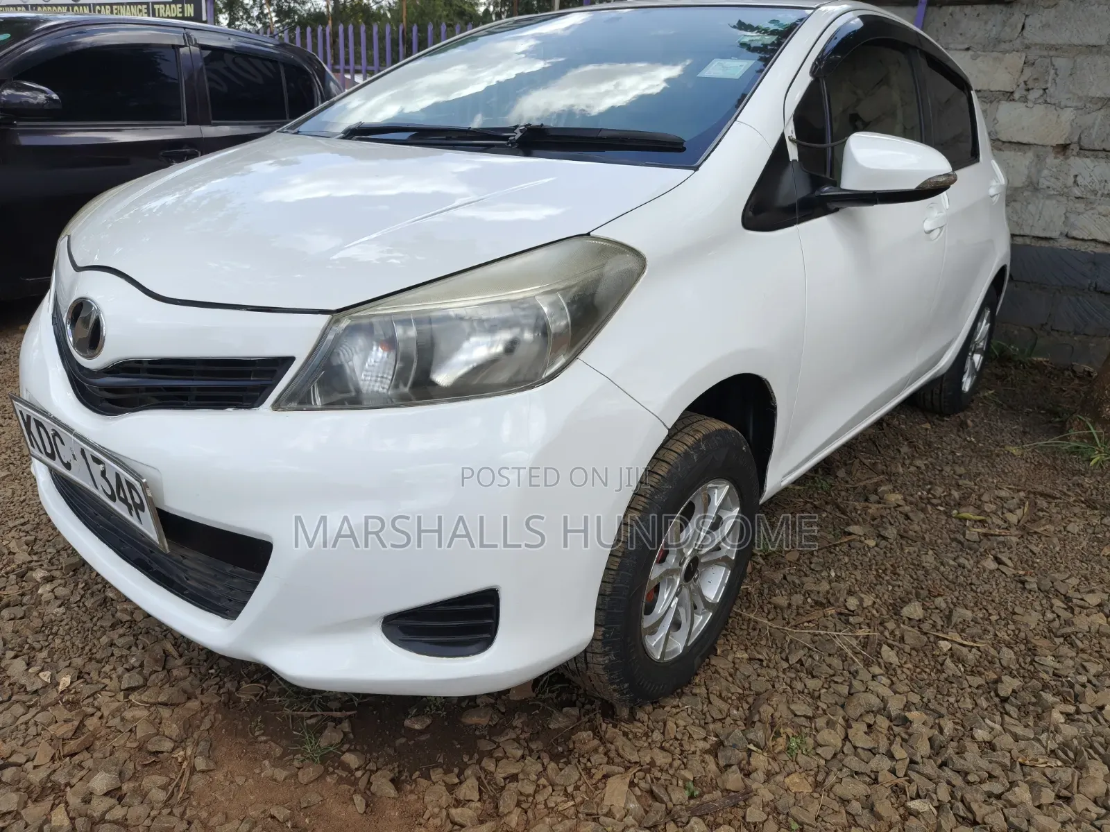 Toyota Vitz 2014 White