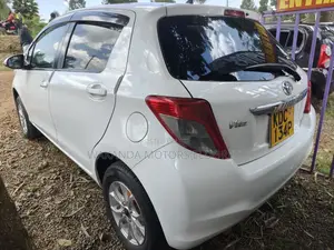 Toyota Vitz 2014 White