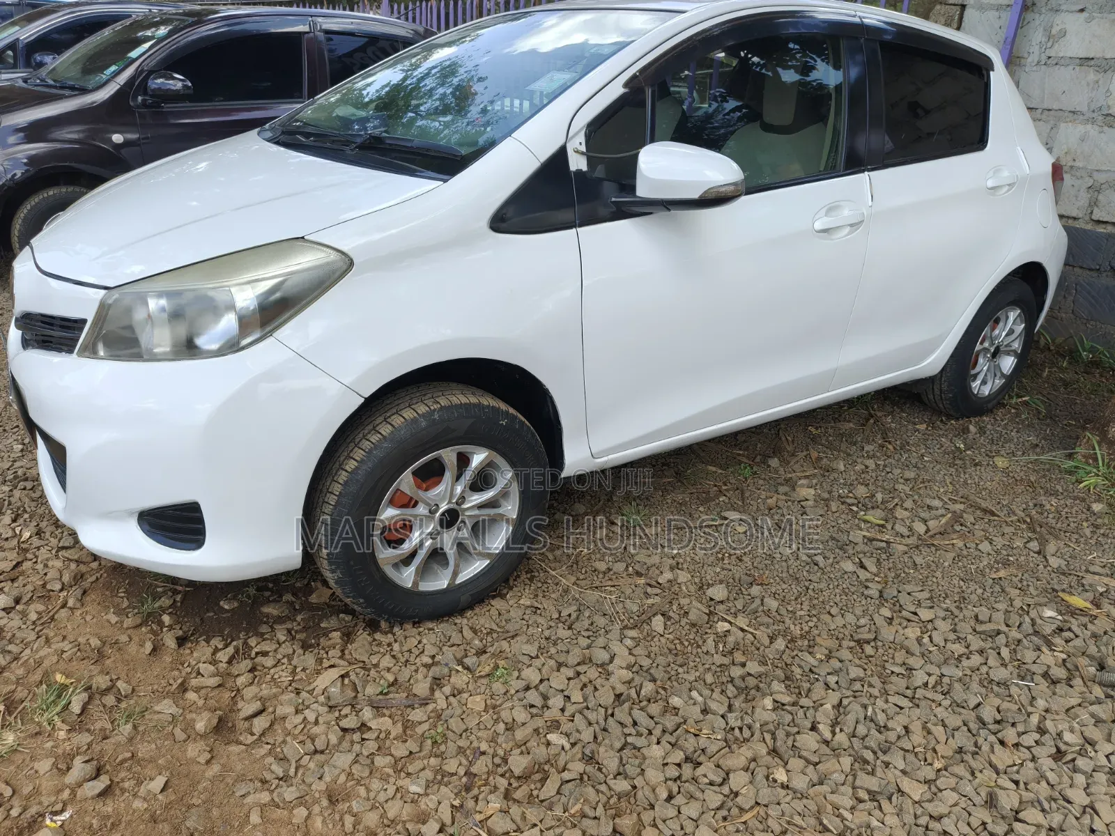Toyota Vitz 2014 White