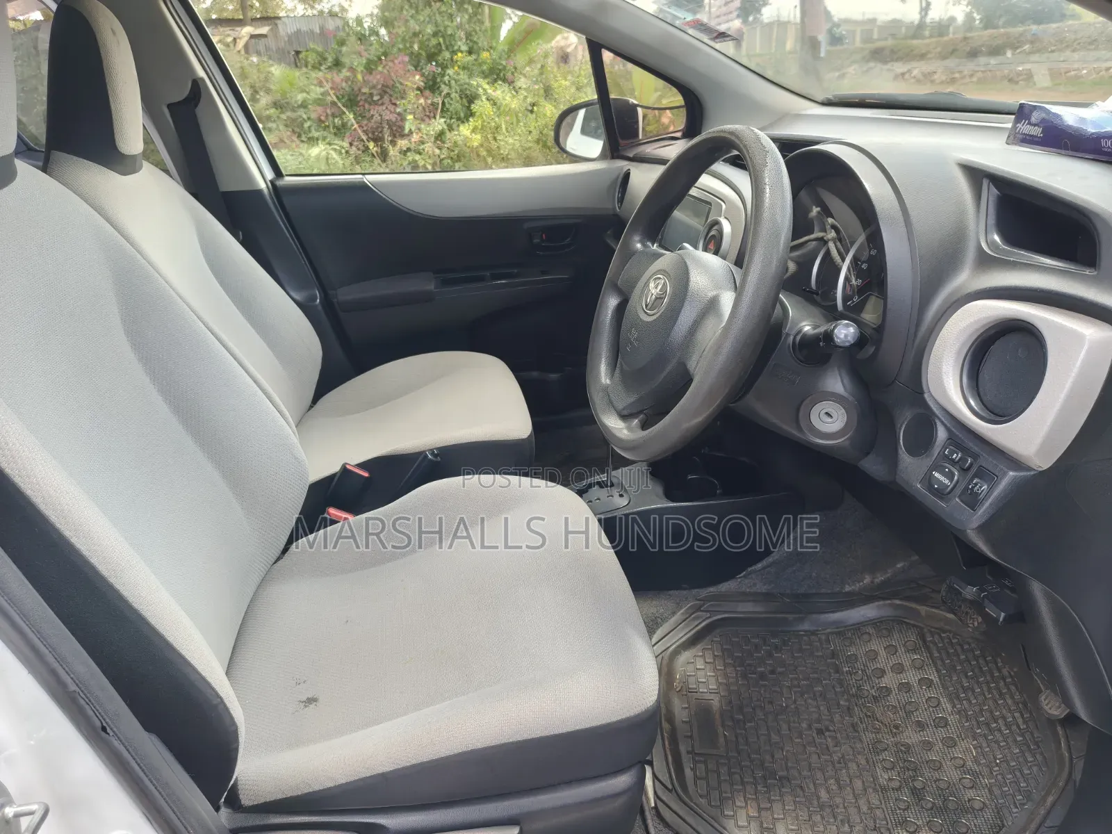 Toyota Vitz 2014 White