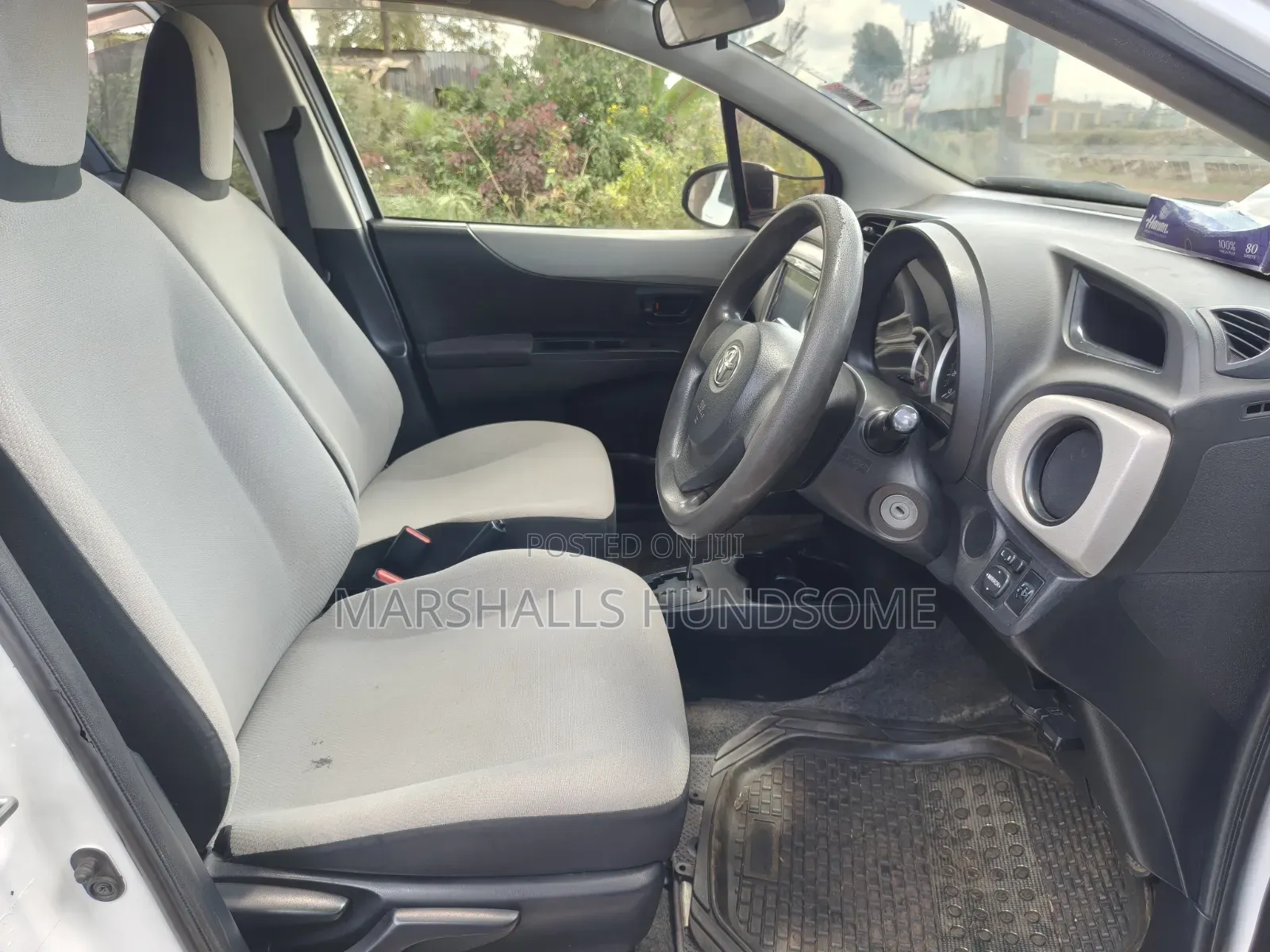 Toyota Vitz 2014 White
