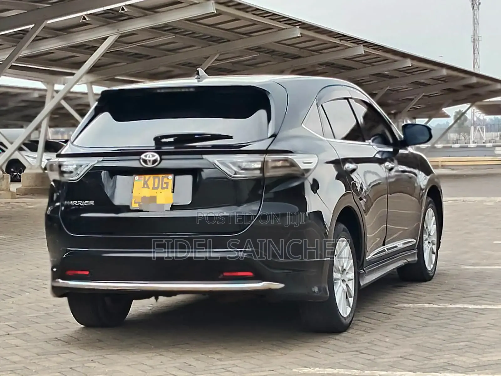 Toyota Harrier 2.0 2015 Black