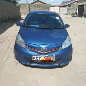 Toyota Vitz 2011 Blue