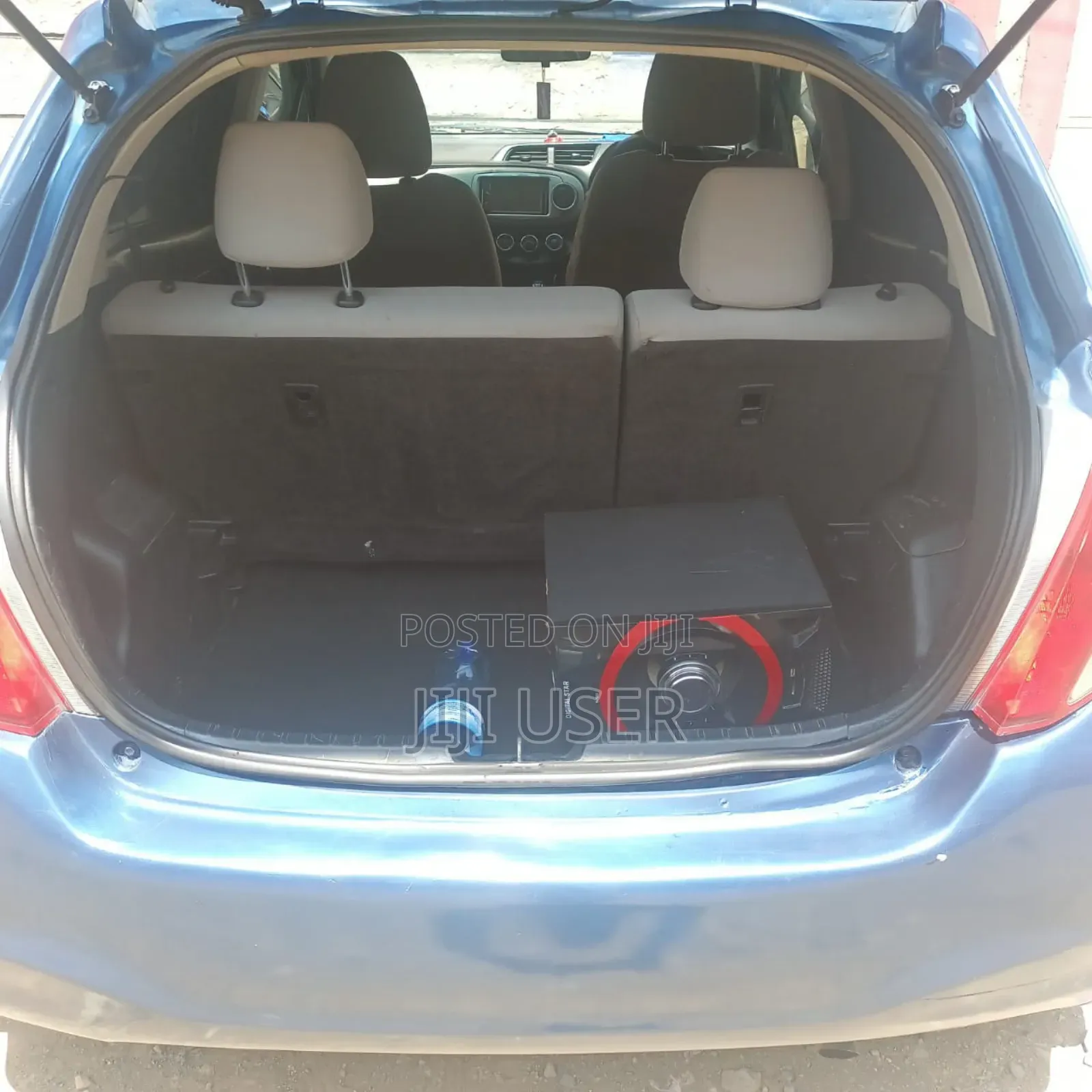 Toyota Vitz 2011 Blue