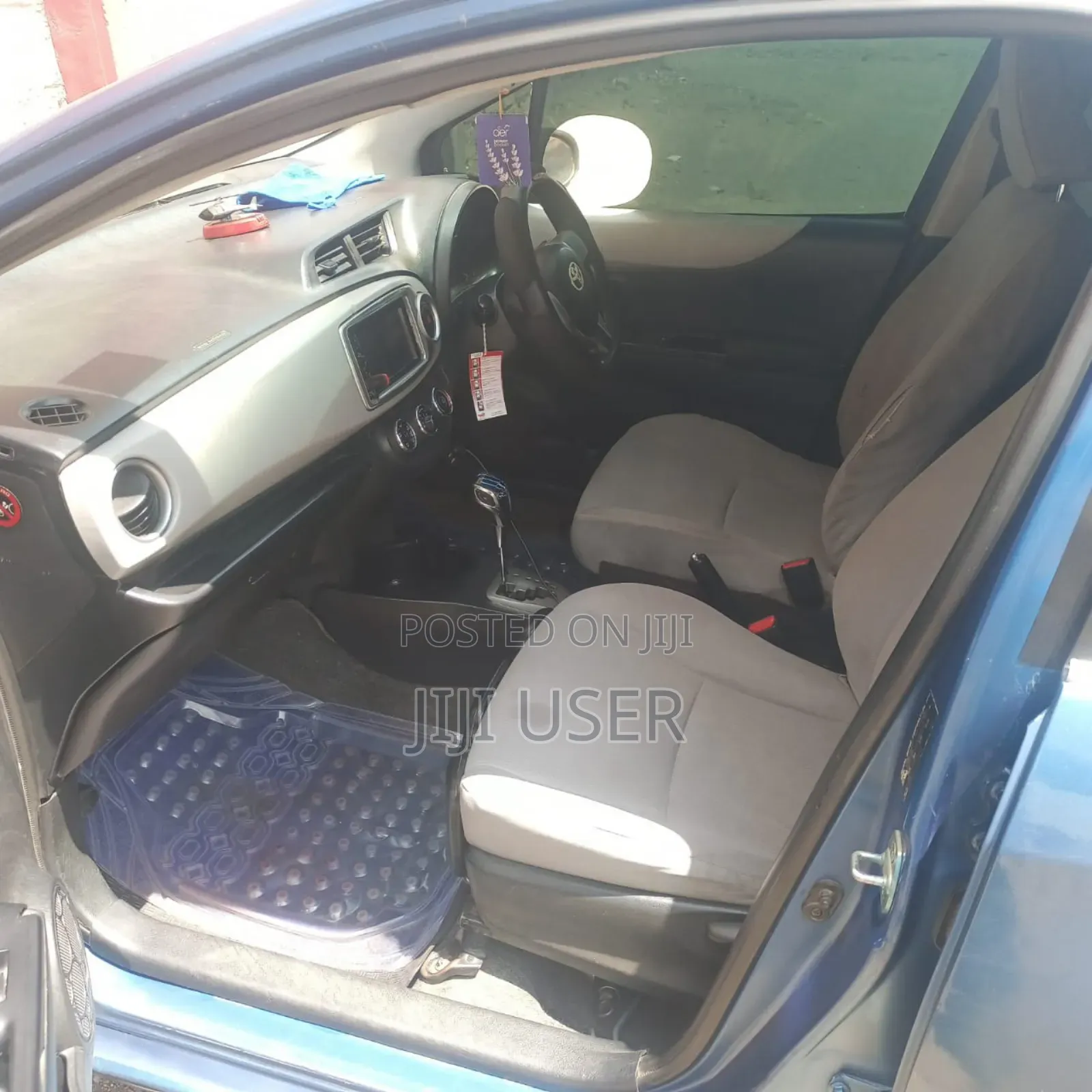 Toyota Vitz 2011 Blue