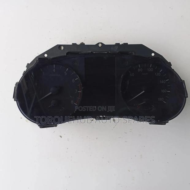 Nissan Xtrail NT32 Speedometer - main view