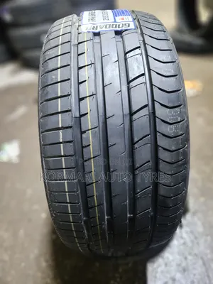 255/35r19 Goddard Tyre