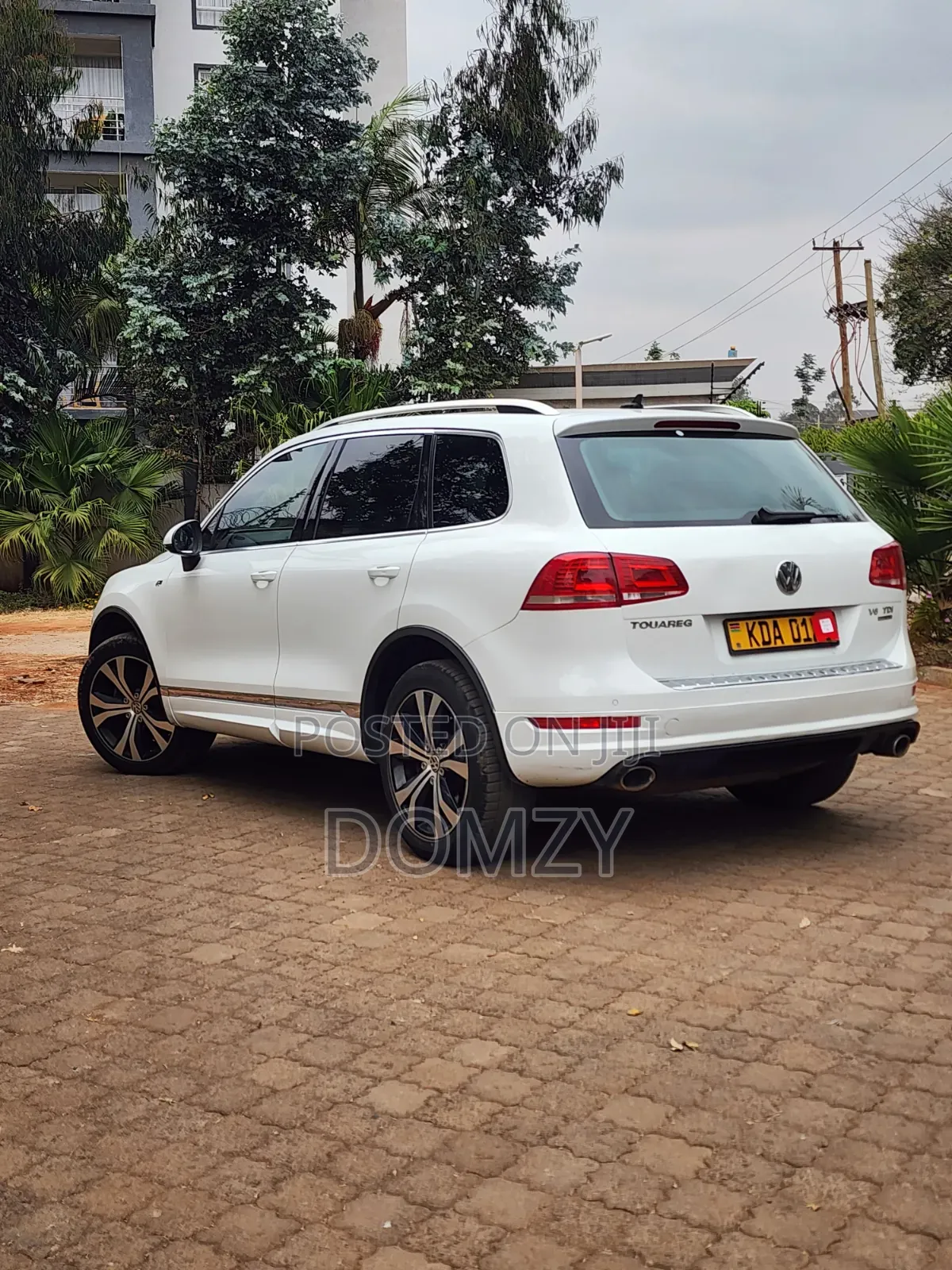 Volkswagen Touareg TDI R-Line 4dr SUV AWD (3.0L 6cyl Turbodiesel 8A)