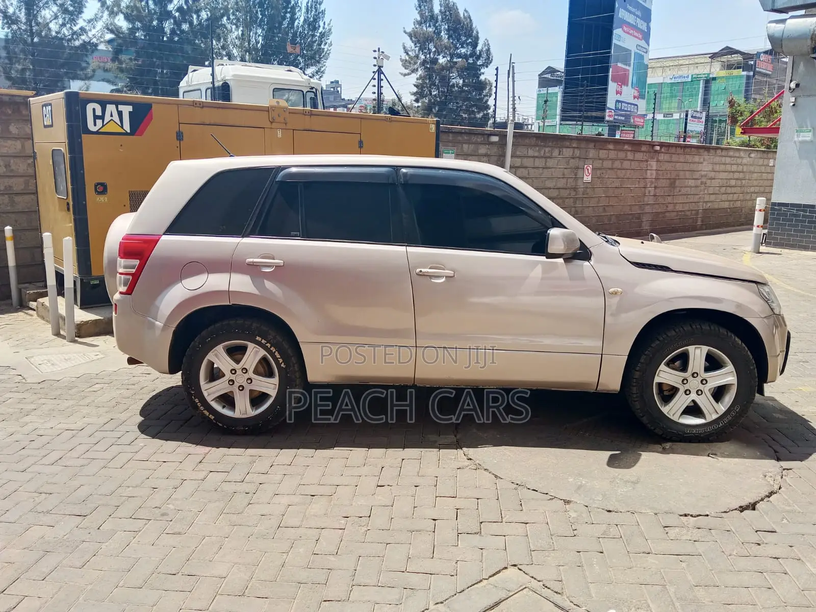Suzuki Escudo 2007 Gold