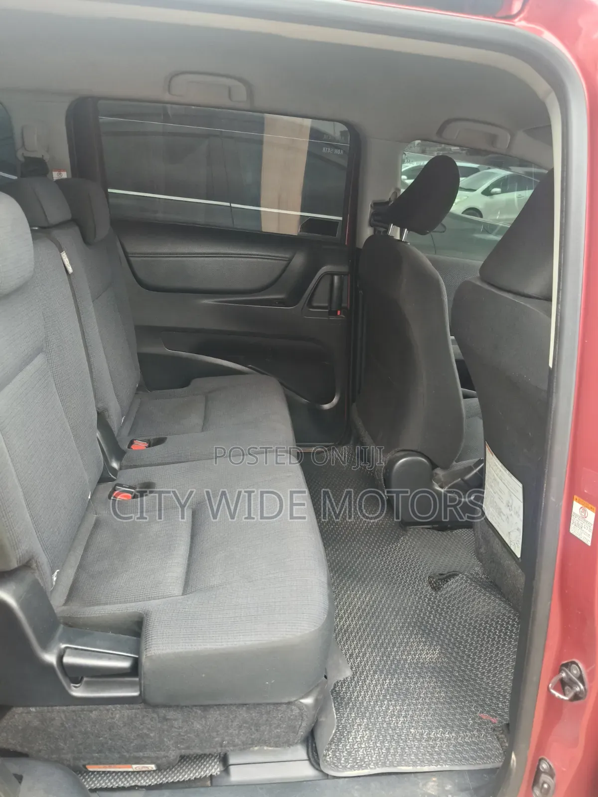 Toyota Sienta 2016 Red