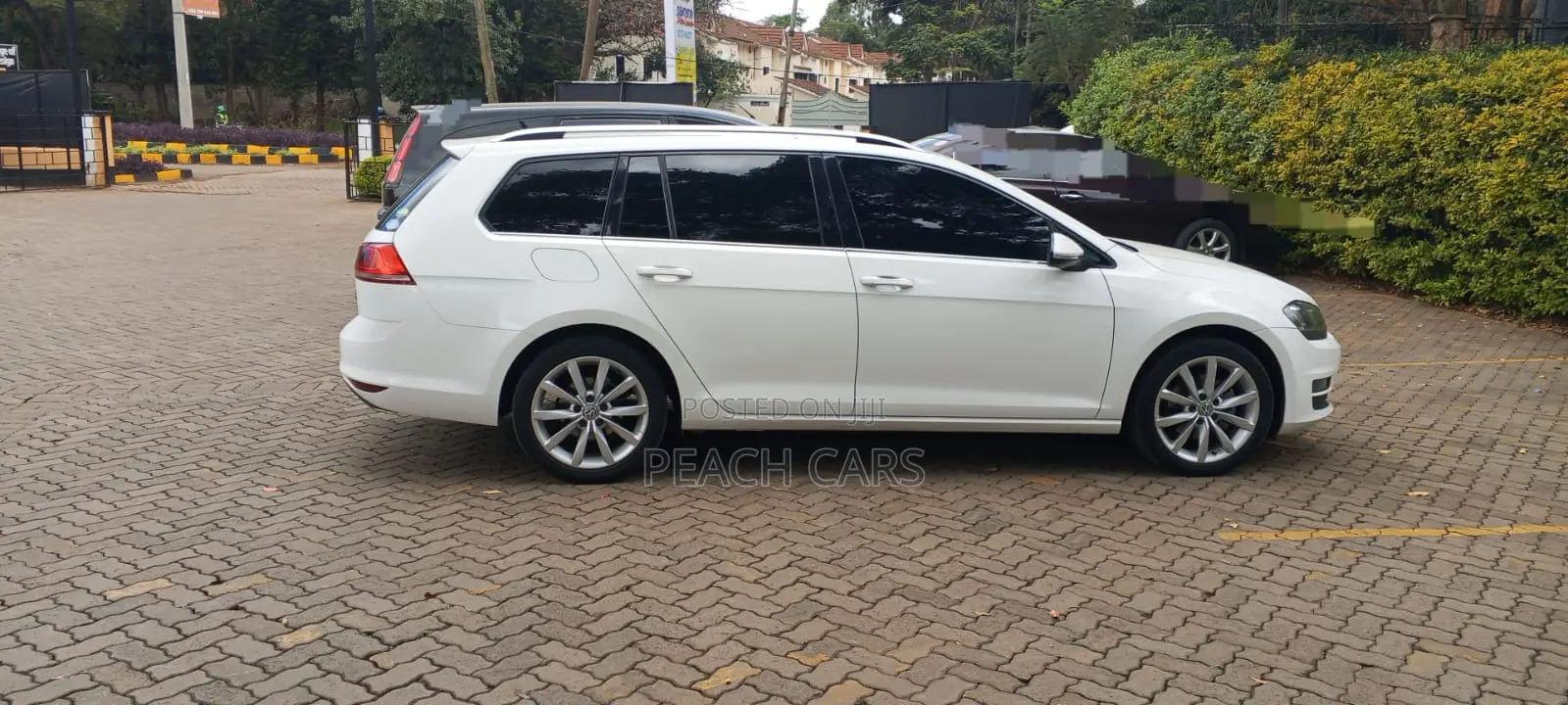 Volkswagen Golf 2017 White