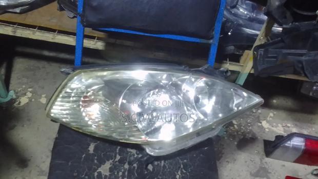 Nissan Wingroad Y11 Headlight Xenon
