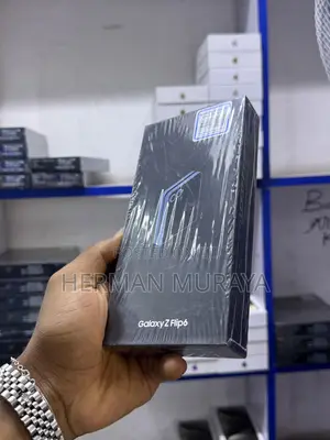 New Samsung Galaxy Z Flip6 256 GB Black
