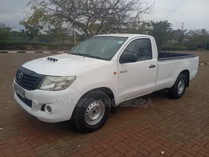 Toyota Hilux 2014 White