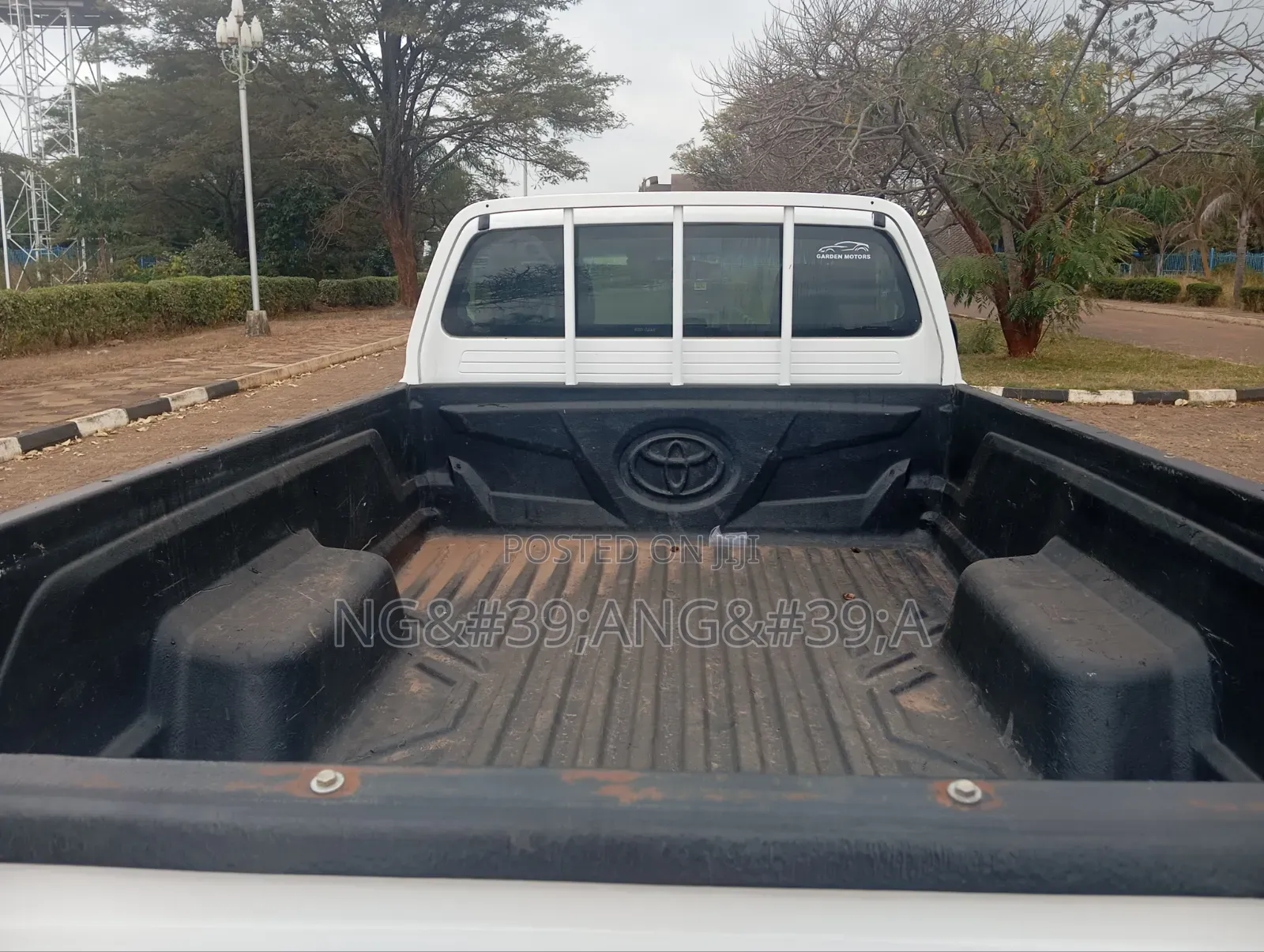 Toyota Hilux 2014 White